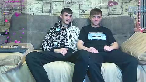 Snapshot of passionate_bonds chatting on 05.22.26 Max tall dark-haired guy with tattoos and Phil blond-haired online show from 05.22.26