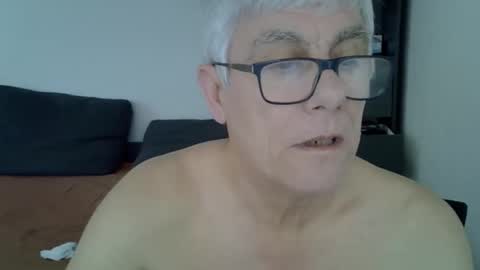Snapshot of patrick5275 chatting on 02.02.25 patrick5275 online show from 02.02.25
