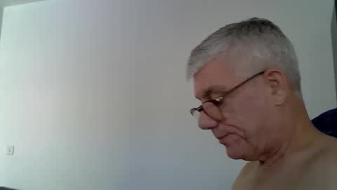 Snapshot of patrick5275 chatting on 09.17.25 patrick5275 online show from 09.17.25