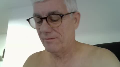 Snapshot of patrick5275 chatting on 10.06.25 patrick5275 online show from 10.06.25