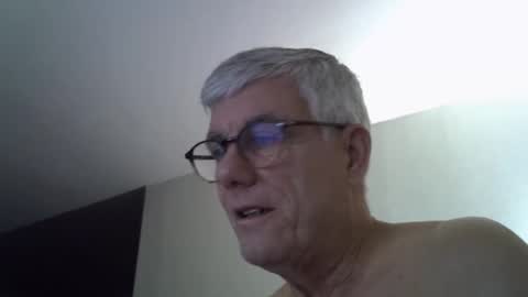 Snapshot of patrick5275 chatting on 10.10.25 patrick5275 online show from 10.10.25