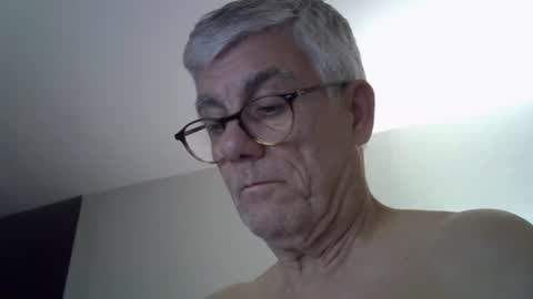 Snapshot of patrick5275 chatting on 10.11.25 patrick5275 online show from 10.11.25