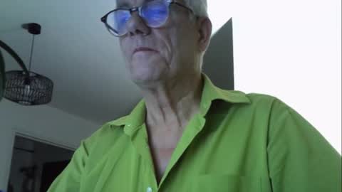 Snapshot of patrick5275 chatting on 10.18.25 patrick5275 online show from 10.18.25