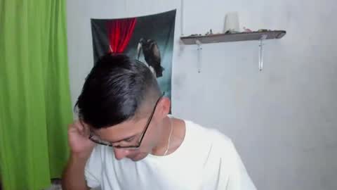 Snapshot of patrick_1_ chatting on 04.05.26 EDUAR Independent model online show from 04.05.26