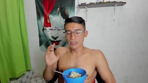 Snapshot of patrick_1_ chatting on 05.17.26 EDUAR Independent model online show from 05.17.26