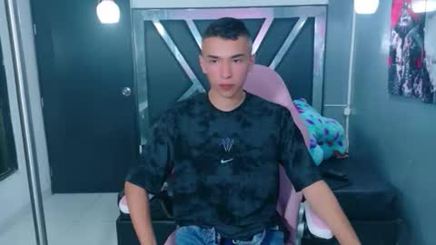 Snapshot of patrick_naughty1 chatting on 10.19.25 patrick_naughty1 online show from 10.19.25