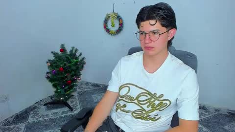 Snapshot of patrik027 chatting on 12.16.24 .... online show from 12.16.24