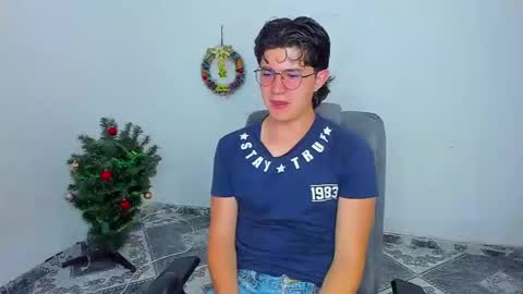 Snapshot of patrik027 chatting on 12.28.24 .... online show from 12.28.24