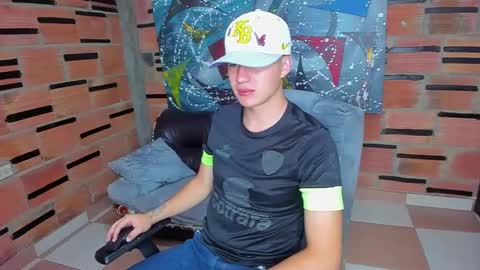 Snapshot of patrik027 chatting on 02.01.25 .... online show from 02.01.25