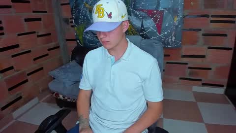 Snapshot of patrik027 chatting on 02.01.25 .... online show from 02.01.25