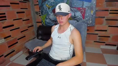 Snapshot of patrik027 chatting on 02.05.25 .... online show from 02.05.25