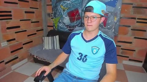 Snapshot of patrik027 chatting on 02.14.25 .... online show from 02.14.25