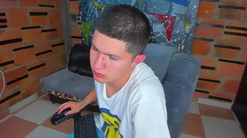 Snapshot of patrik027 chatting on 03.07.25 .... online show from 03.07.25