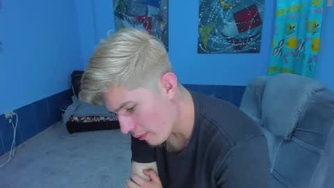Snapshot of patrik027 chatting on 09.29.25 .... online show from 09.29.25