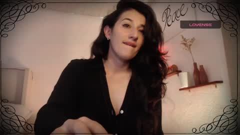 Snapshot of pau_1 chatting on 01.22.25 paula online show from 01.22.25