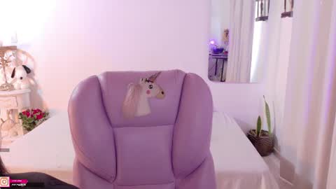Snapshot of pau_cute chatting on 06.22.26 Sofa online show from 06.22.26