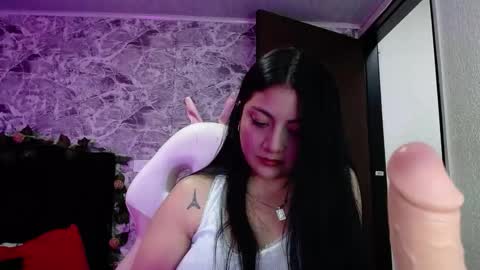 Snapshot of pau_cute19 chatting on 11.05.25 pau cute online show from 11.05.25