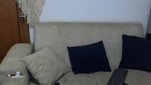 Snapshot of pau_cute19 chatting on 11.12.25 pau cute online show from 11.12.25