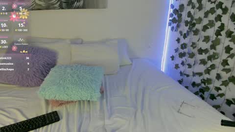 Snapshot of pau_delima__ chatting on 01.03.25 paulina online show from 01.03.25