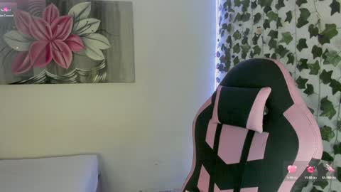 Snapshot of pau_delima__ chatting on 01.06.25 paulina online show from 01.06.25