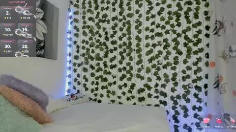 Snapshot of pau_delima__ chatting on 02.25.25 paulina online show from 02.25.25