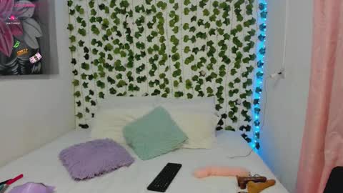 Snapshot of pau_delima__ chatting on 09.19.25 paulina online show from 09.19.25