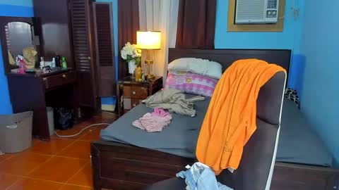 Paula online show from 11.25.25