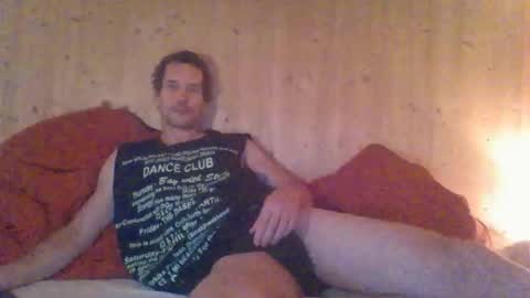 Snapshot of paueriwan chatting on 11.26.25 paueriwan online show from 11.26.25