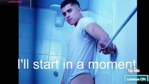 Snapshot of paul_evanss chatting on 02.11.26 Paul online show from 02.11.26