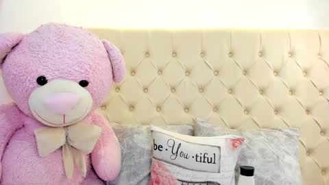 Pau online show from 04.12.26