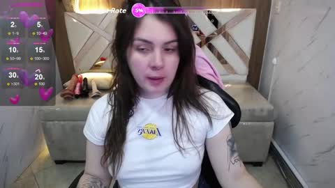 Snapshot of paula_b_ chatting on 11.28.25 Paula online show from 11.28.25