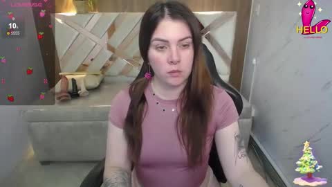 Snapshot of paula_b_ chatting on 12.22.25 Paula online show from 12.22.25