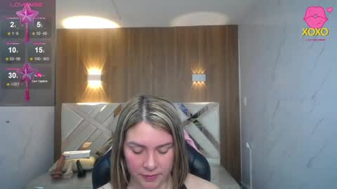 Snapshot of paula_b_ chatting on 04.10.26 Paula online show from 04.10.26