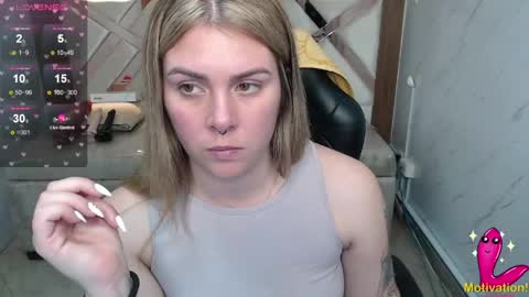 Snapshot of paula_b_ chatting on 05.25.26 Paula online show from 05.25.26