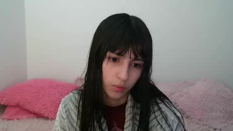 Snapshot of paulainblue chatting on 02.20.25   online show from 02.20.25