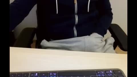 Snapshot of paulbazo83 chatting on 11.19.25 paulbazo83 online show from 11.19.25