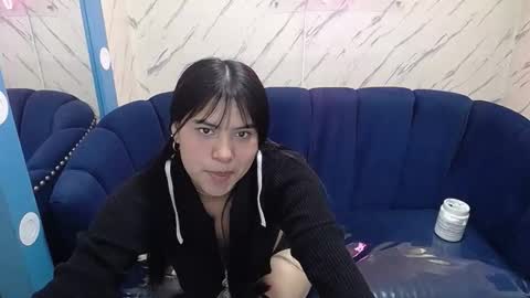 Snapshot of paulette_v chatting on 01.28.25 Live 800am 200pm COLOMBIAN HOUR online show from 01.28.25