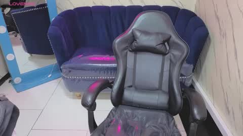 Snapshot of paulette_v chatting on 09.17.25 Live 800am 200pm COLOMBIAN HOUR online show from 09.17.25