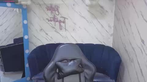 Snapshot of paulette_v chatting on 09.20.25 Live 800am 200pm COLOMBIAN HOUR online show from 09.20.25