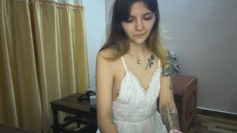 Snapshot of paulettegoddard chatting on 12.01.24 Isla Chase online show from 12.01.24