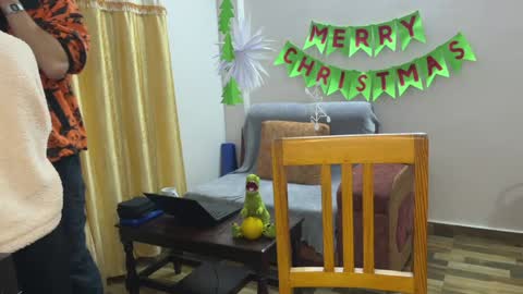 Snapshot of paulettegoddard chatting on 12.29.24 Isla Chase online show from 12.29.24