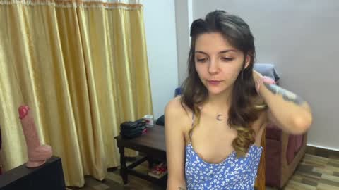 Snapshot of paulettegoddard chatting on 01.15.25 Isla Chase online show from 01.15.25