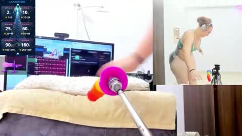 Paulina Davis  online show from 12.20.25