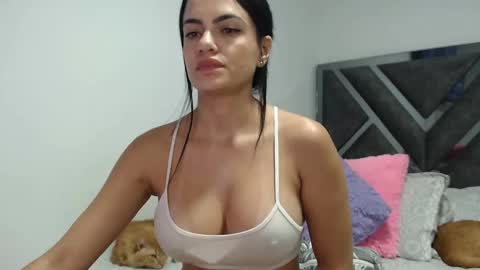 Snapshot of paulina_l chatting on 02.13.25 Paulina online show from 02.13.25