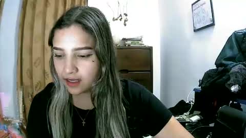 Snapshot of paulina_x_x chatting on 06.25.26 paulina_x_x online show from 06.25.26