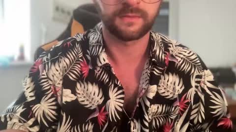 Snapshot of paulsimpsn chatting on 09.21.25 love bush online show from 09.21.25
