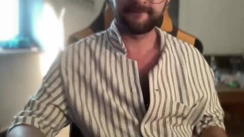 Snapshot of paulsimpsn chatting on 09.23.25 love bush online show from 09.23.25