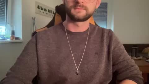 Snapshot of paulsimpsn chatting on 10.13.25 love bush online show from 10.13.25