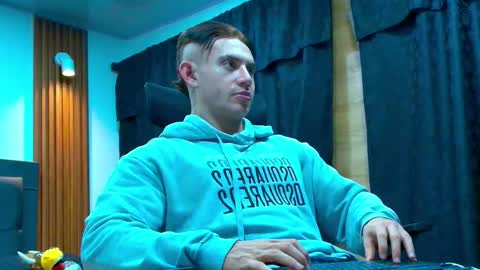 Snapshot of paulthompson_ chatting on 04.19.26 Paul online show from 04.19.26