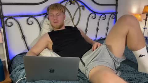 Snapshot of pavelrey chatting on 05.21.26 Pavel online show from 05.21.26